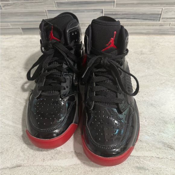 Air Jordan Mars 270 Boys 6Y Black and Red - Picture 4 of 8